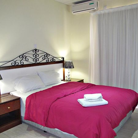 Mackenzie Beach Hotel Ларнака Екстериор снимка