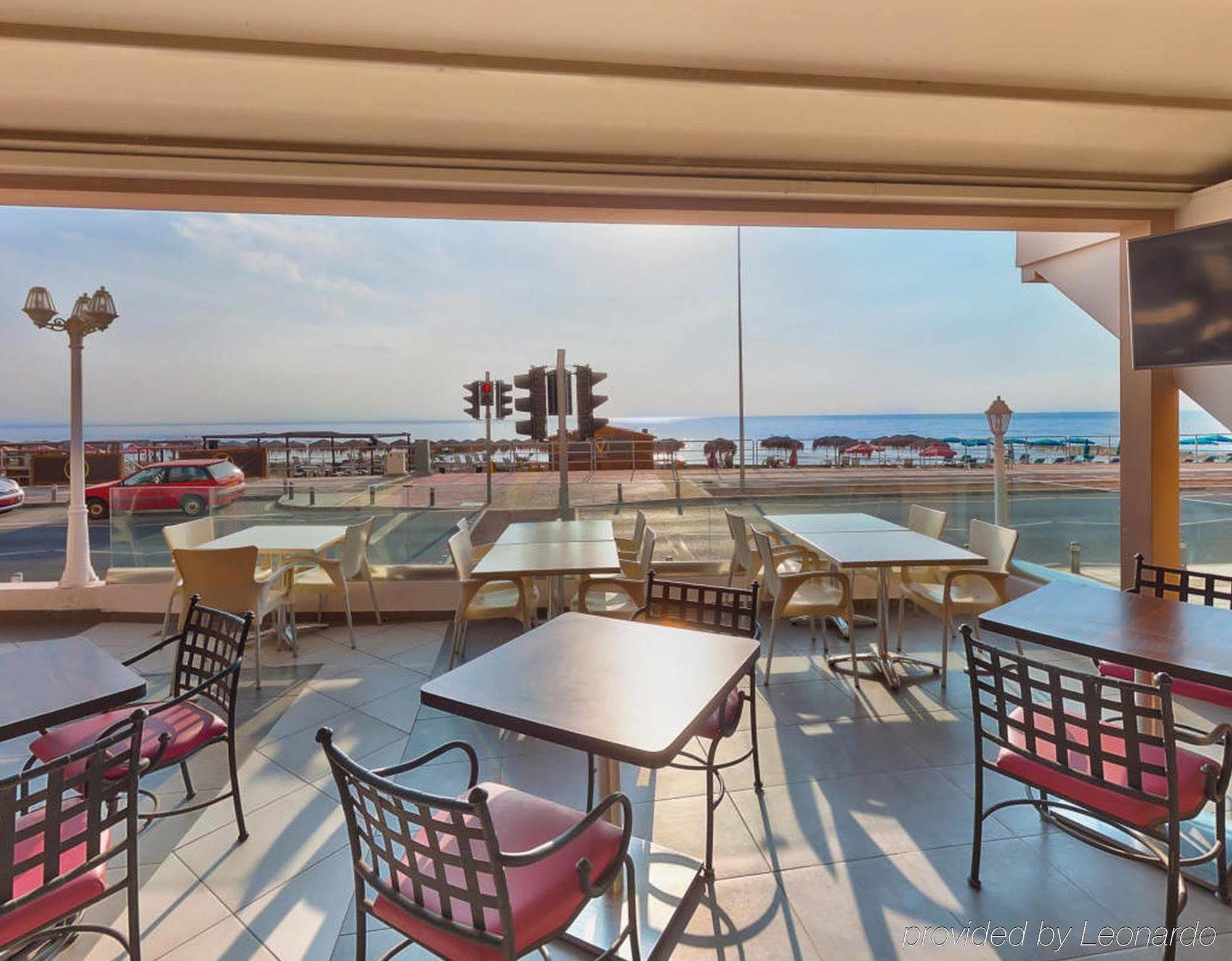 Mackenzie Beach Hotel Ларнака Екстериор снимка