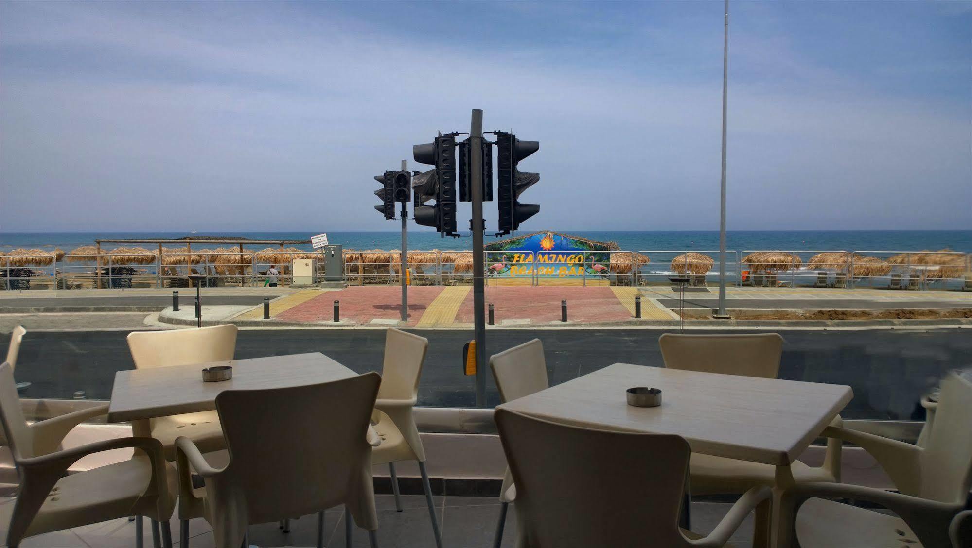 Mackenzie Beach Hotel Ларнака Екстериор снимка