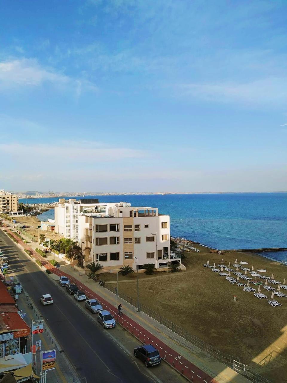 Mackenzie Beach Hotel Ларнака Екстериор снимка