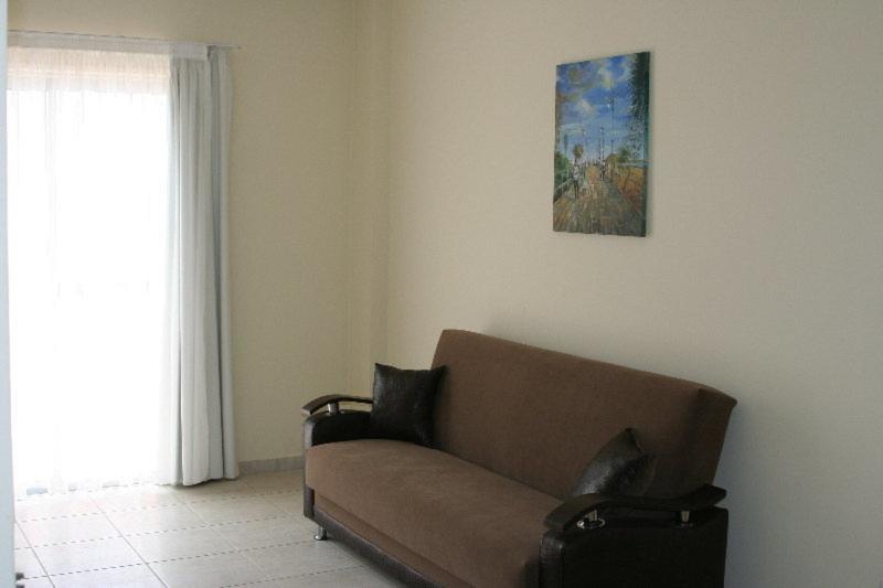 Mackenzie Beach Hotel Ларнака Екстериор снимка