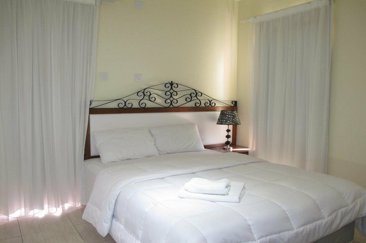 Mackenzie Beach Hotel Ларнака Екстериор снимка